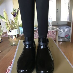 Women’s micheal Kors rain boot
